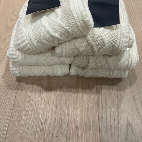 Brandy Melville Leg warmers knee socks soft warm fisherman knit NWT - Picture 5 of 7